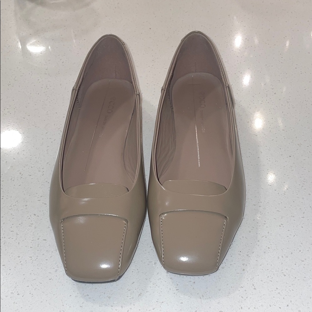 Elegant Ecco Tan Women's Loafers